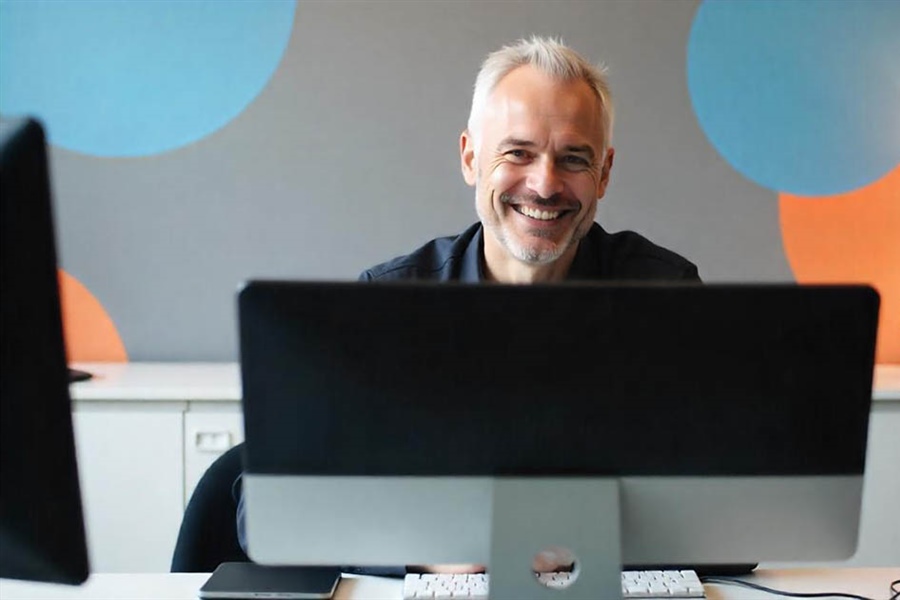 How to Contact Decision Makers within a Company